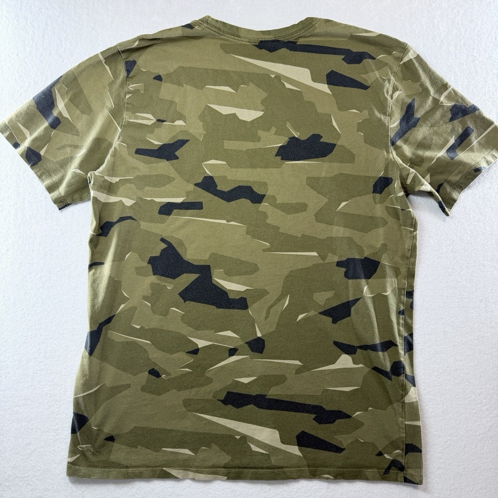 Camo Print T-Shirt Men's Size M Green‎ Camouflage Short Sleeve Casual Tee